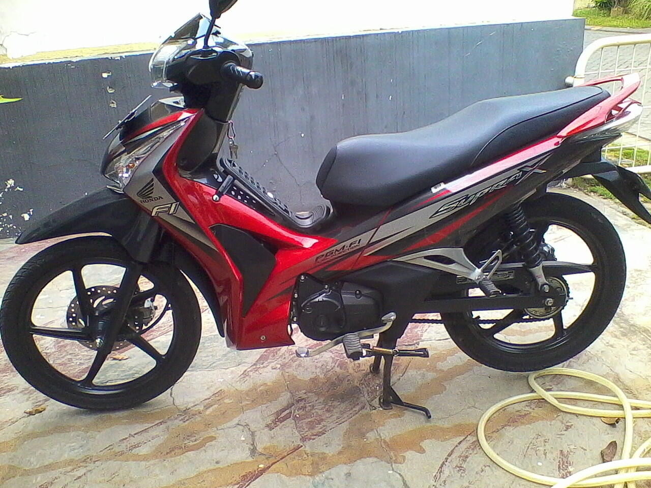 HONDA SUPRA X 125 HELM IN FI SURABAYA
