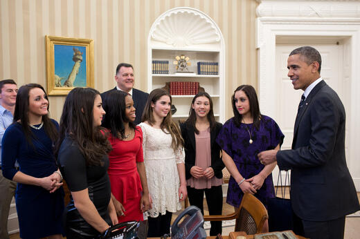 Pose Lucu Obama Bareng Pesenam AS 