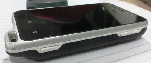 Xperia Active Billabong Batangan
