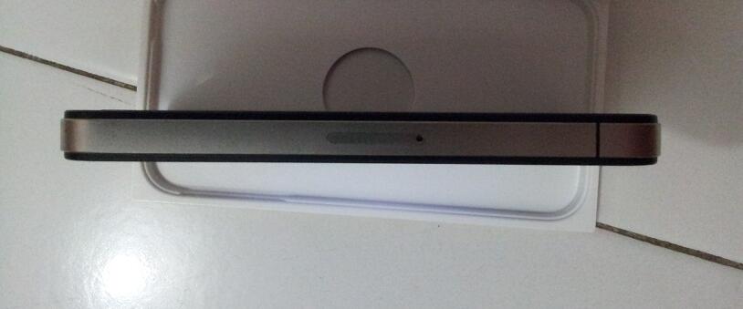 WTS Iphone 4 16gb FU surabaya