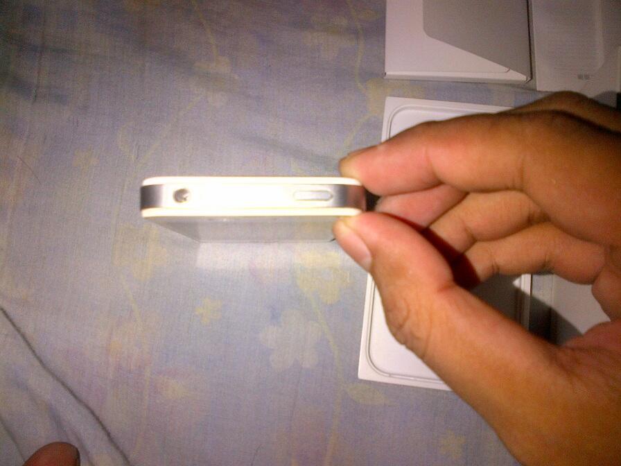Iphone 4s 16GB masih garansi Murah aja gan