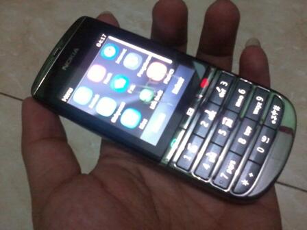 samsung galaxy young dan nokia asha 300 solo