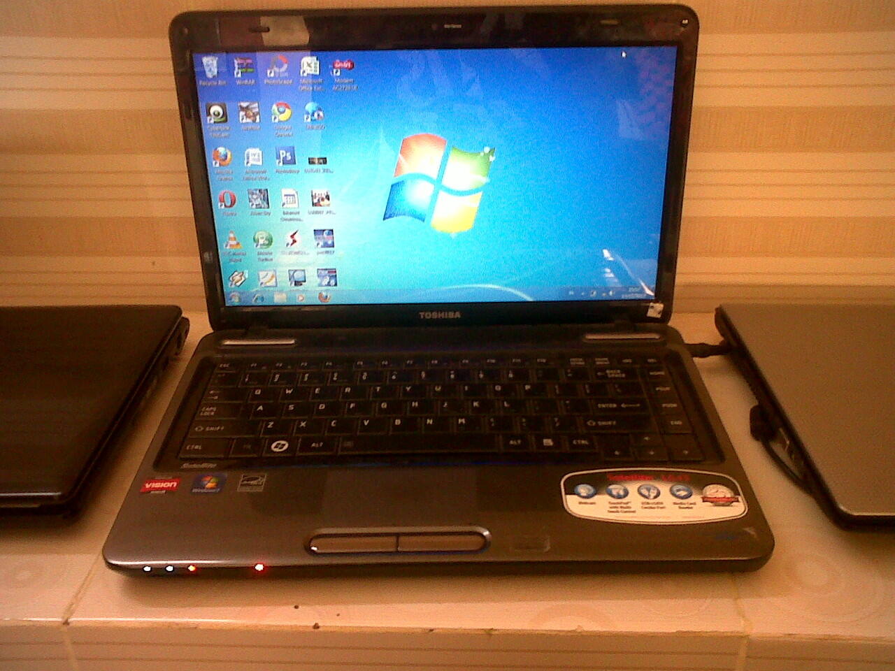 Notebook / laptop toshiba L645 gaming amd vga ati radeon ram 4gb murah 2jutaan