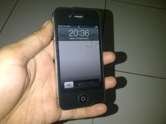 JUAL IPONE 4 16 GB FU IOS 5.0.1 JAILBREAK CUMA 2.750.000 GAN SERBUUUUuuu!!DEPOK