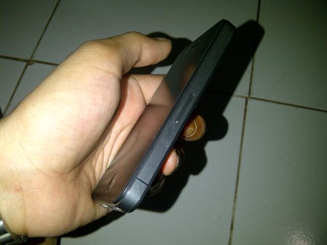 JUAL IPONE 4 16 GB FU IOS 5.0.1 JAILBREAK CUMA 2.750.000 GAN SERBUUUUuuu!!DEPOK