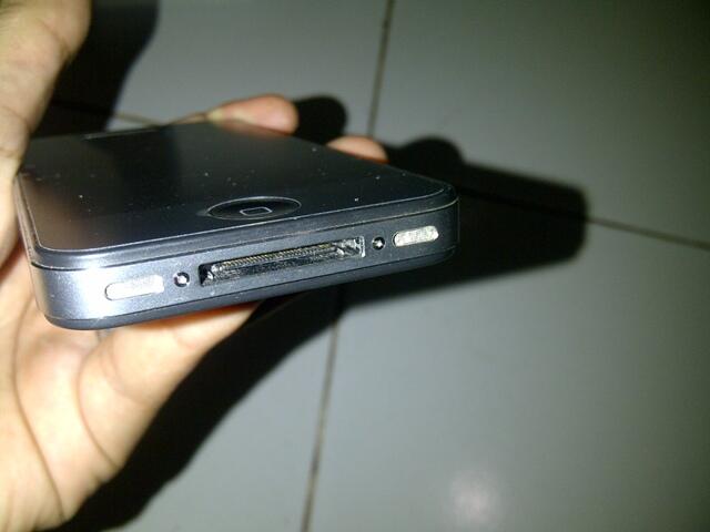 JUAL IPONE 4 16 GB FU IOS 5.0.1 JAILBREAK CUMA 2.750.000 GAN SERBUUUUuuu!!DEPOK