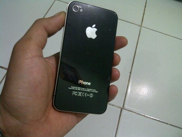 JUAL IPONE 4 16 GB FU IOS 5.0.1 JAILBREAK CUMA 2.750.000 GAN SERBUUUUuuu!!DEPOK