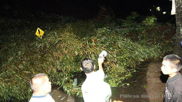 &#91;Pray For Soreang&#93; Akses Soreang-Ciwidey Hingga Kini Masih Lumpuh