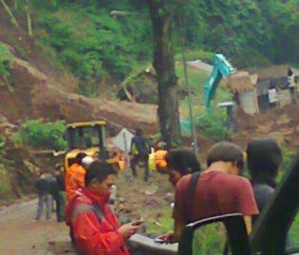 &#91;Pray For Soreang&#93; Akses Soreang-Ciwidey Hingga Kini Masih Lumpuh