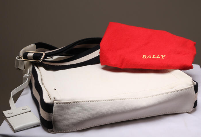 Bally Messenger ex Marcella Zalianty