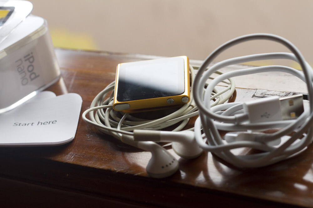 Ipod Nano 6th Generation 8GB Orange.