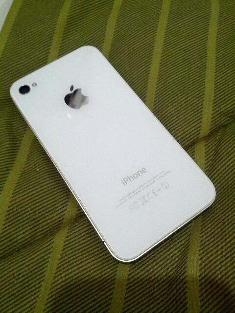 jual 2nd 98% mulusssss IPHONE4S 32GB White FU