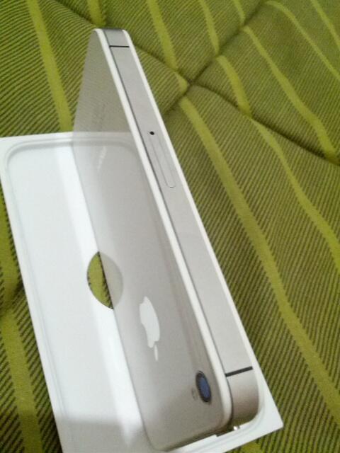 jual 2nd 98% mulusssss IPHONE4S 32GB White FU