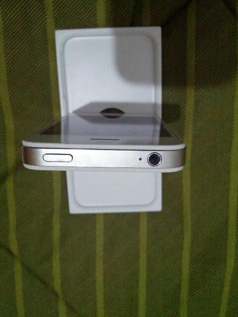 jual 2nd 98% mulusssss IPHONE4S 32GB White FU