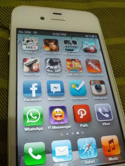 jual 2nd 98% mulusssss IPHONE4S 32GB White FU