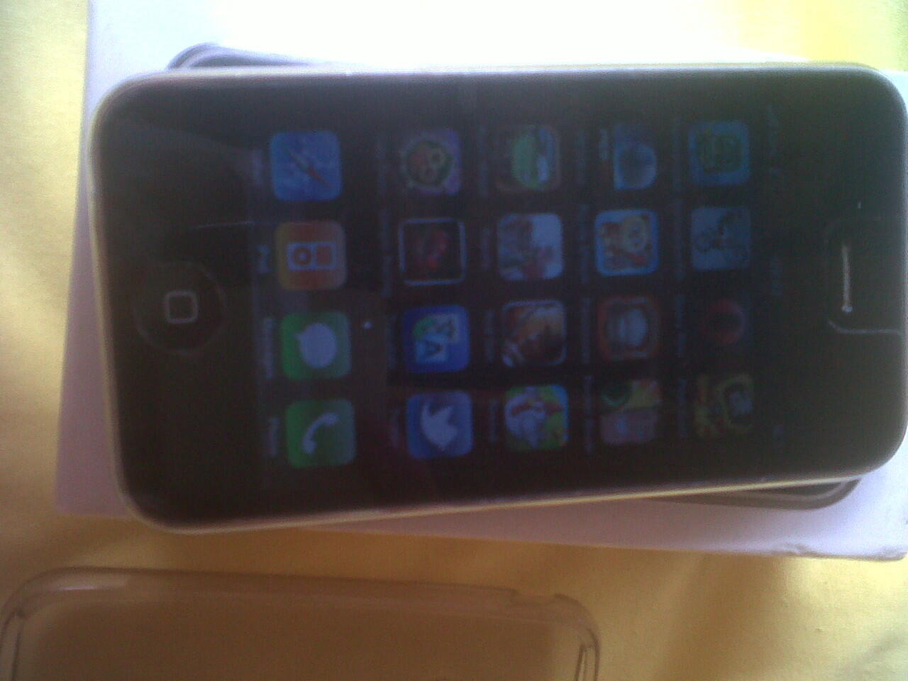 Jual iPhone 3g 16 giga kondisi fulset :)