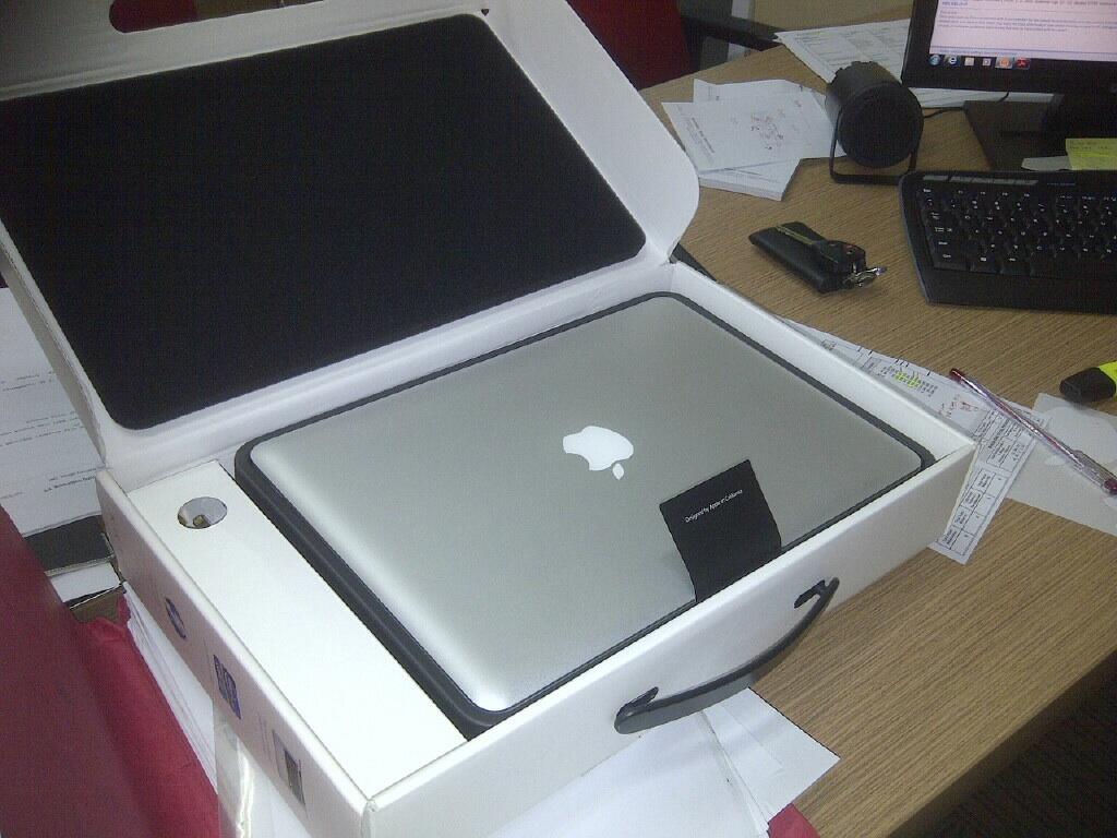 Jual MacBookPro 13" - 2.8 GHz I7 Model : MD314LL/A