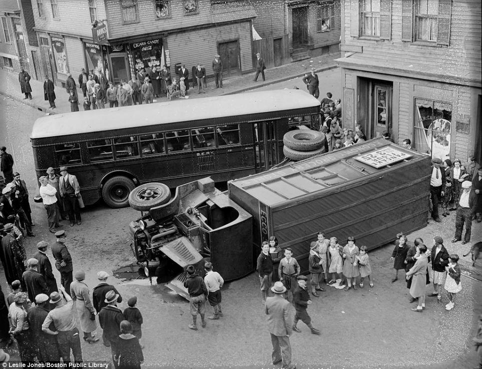 Foto-foto kecelakaan mobil tempo doeloe 1920 – 1935