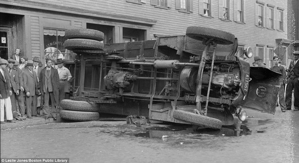 Foto-foto kecelakaan mobil tempo doeloe 1920 – 1935