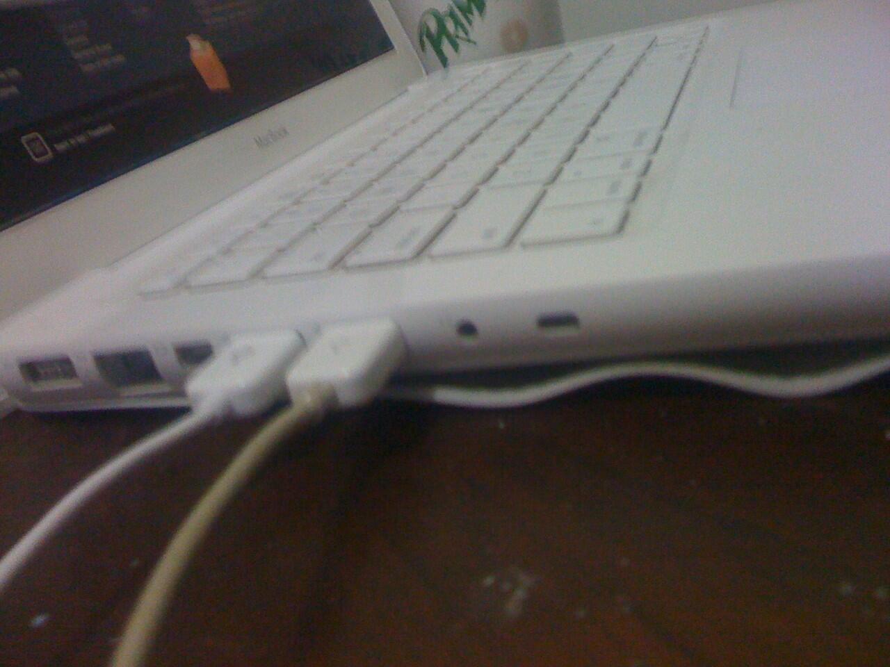 Tempat jual Rubber bawah Macbook white