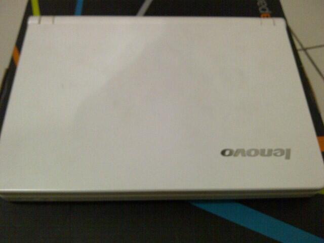 NETBOOK LENOVO 10" S10 WHITE...98% MULUSS...WINDOWS XP ORIGINAL...