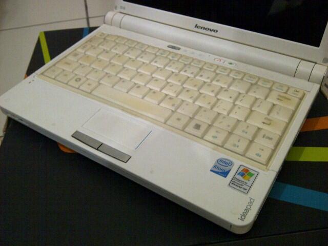 NETBOOK LENOVO 10" S10 WHITE...98% MULUSS...WINDOWS XP ORIGINAL...