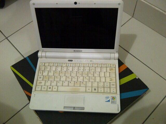 NETBOOK LENOVO 10" S10 WHITE...98% MULUSS...WINDOWS XP ORIGINAL...