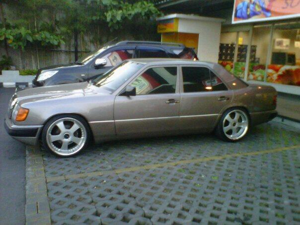 Terjual MERCEDES BENZ MERCY 300E TH 89 IMPALA BROWN 