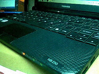 Toshiba NB-250 Komplit Kondisi Sangat Mulus