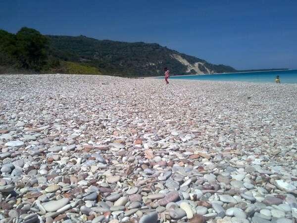 Pantai Kolbano, Surga Tersembunyi di Nusa Tenggara Timur