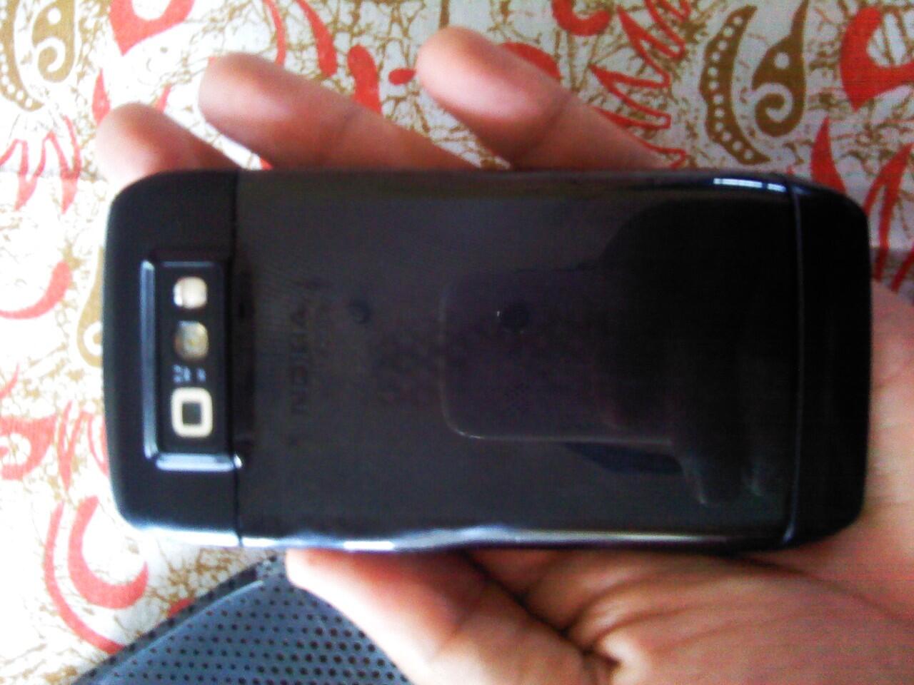 jual santai NOKIA E71 mantaaap banyak bonus- boleh TT android BANDUNG