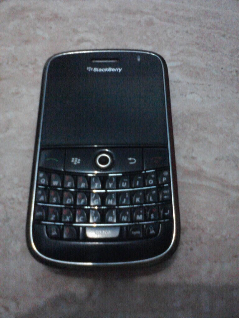 BB BOLD 9000 DAN CURVE 8310 MATOT / RUSAK