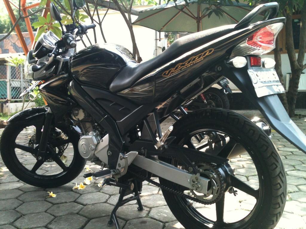 Vixion Hitam 2010