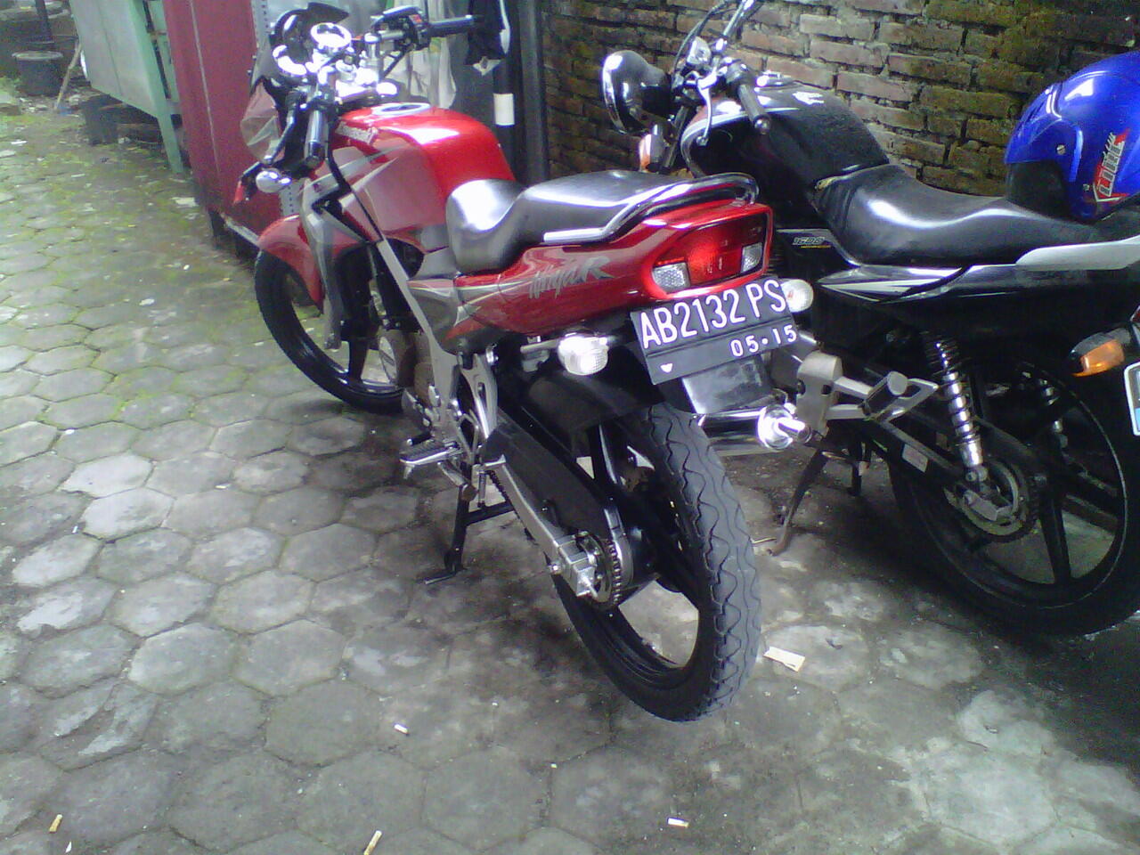 kawasaki ninja r 2010 merah