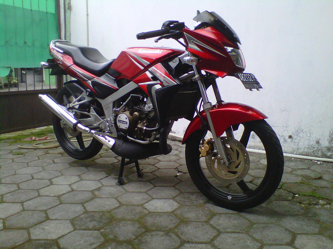 kawasaki ninja r 2010 merah