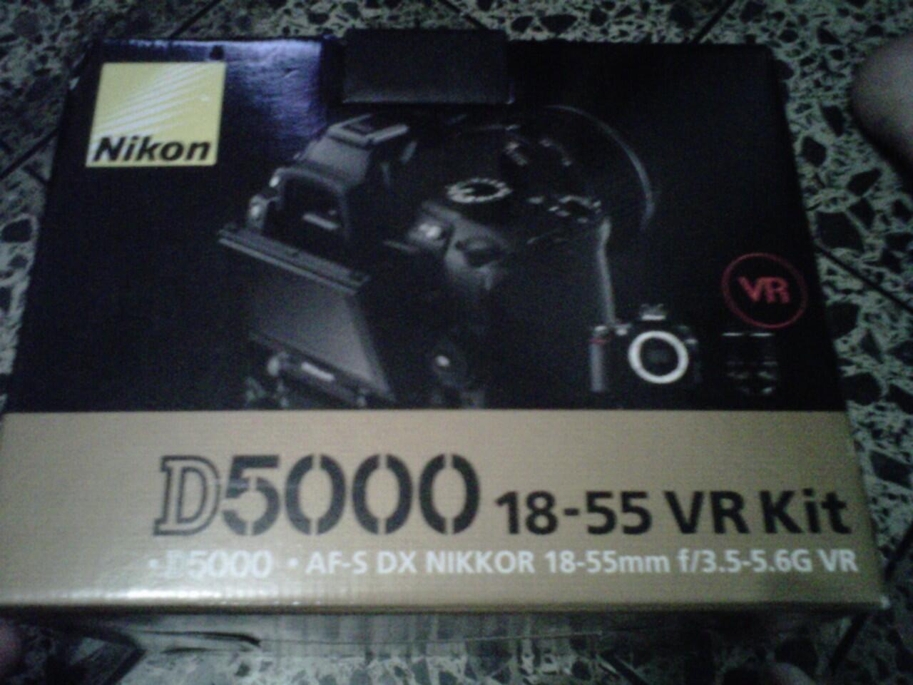 DIJUAL DSLR NIKON D5000 LIKE NEW S.C DIKIT