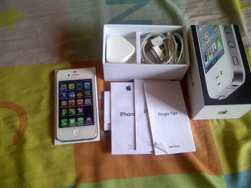 jual iphone 4g white 16gb FU fullset & ipod 4gen 64gb black termurah sekaskus