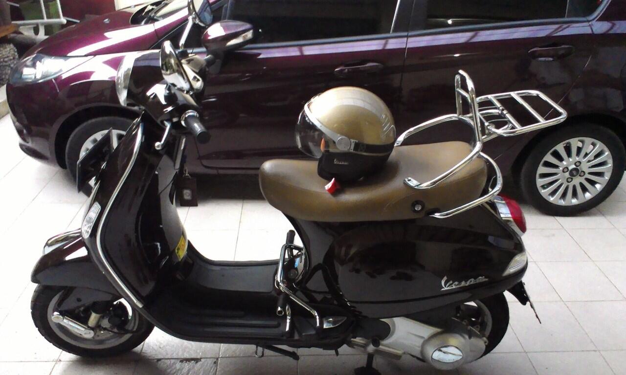 For Sale VESPA LX 150ie very very mint condition thn 2012