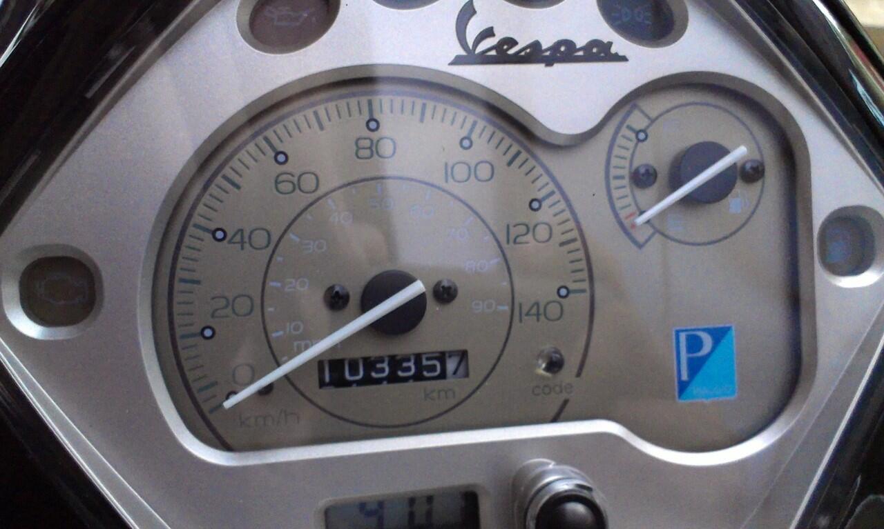 For Sale VESPA LX 150ie very very mint condition thn 2012