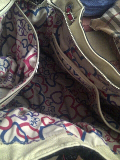 TAS DAN DOMPET GUESS ORI.