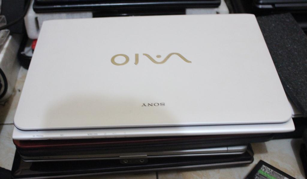 Ноутбук vaio не включается. Ноутбук Sony VAIO 2008 года выпуска. Ноутбуки Sony 2002 года. Ноутбук сони горит. Ноутбук Sony VAIO неоригинальная батарея выдаёт ошибку.