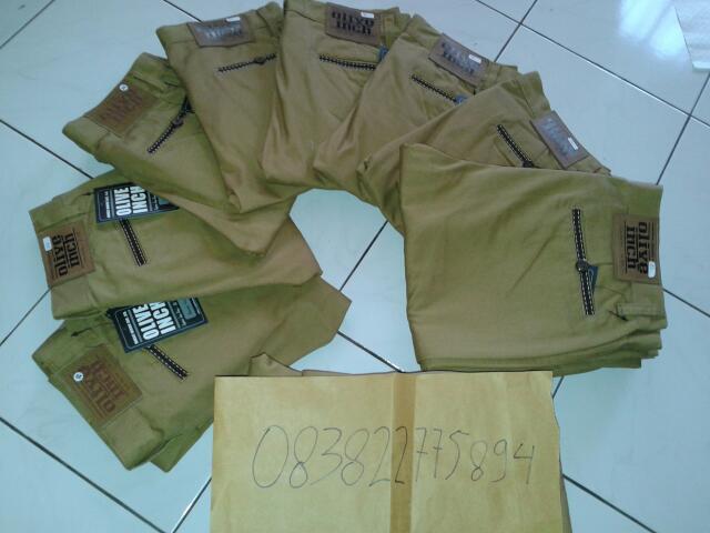 slimfit chino pants