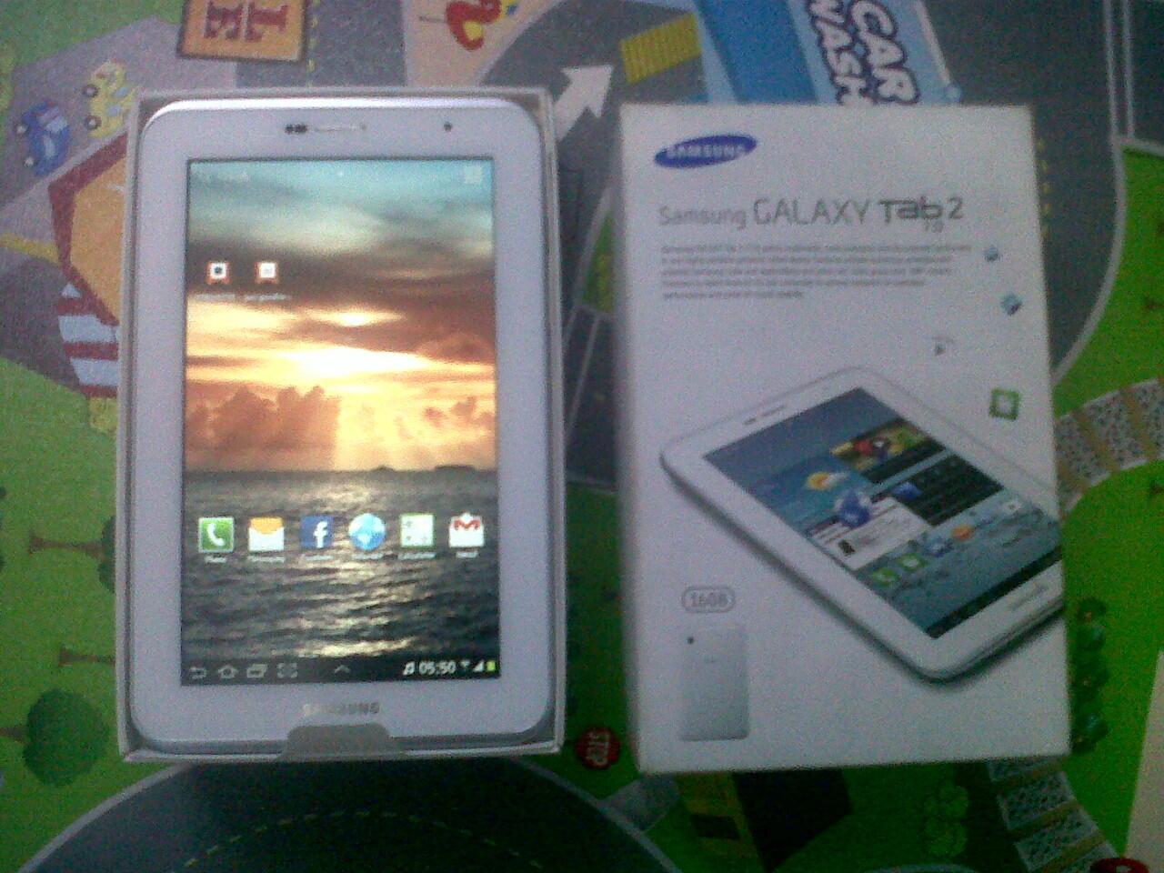 Galaxy Tab 2 P3100 PUTIH baru pake 2 bulan cuuussss :) TAB2