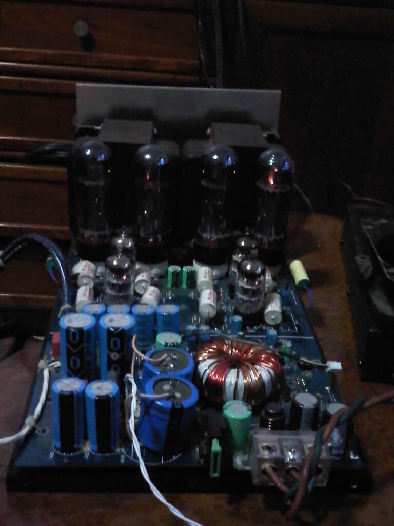 Pwr Amp Tabung untuk mobil 2x35W