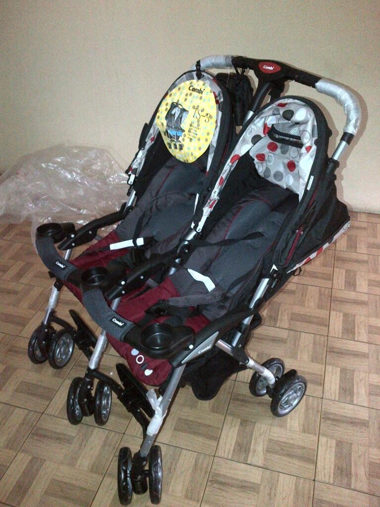 Stroller Kembar Merk Combi