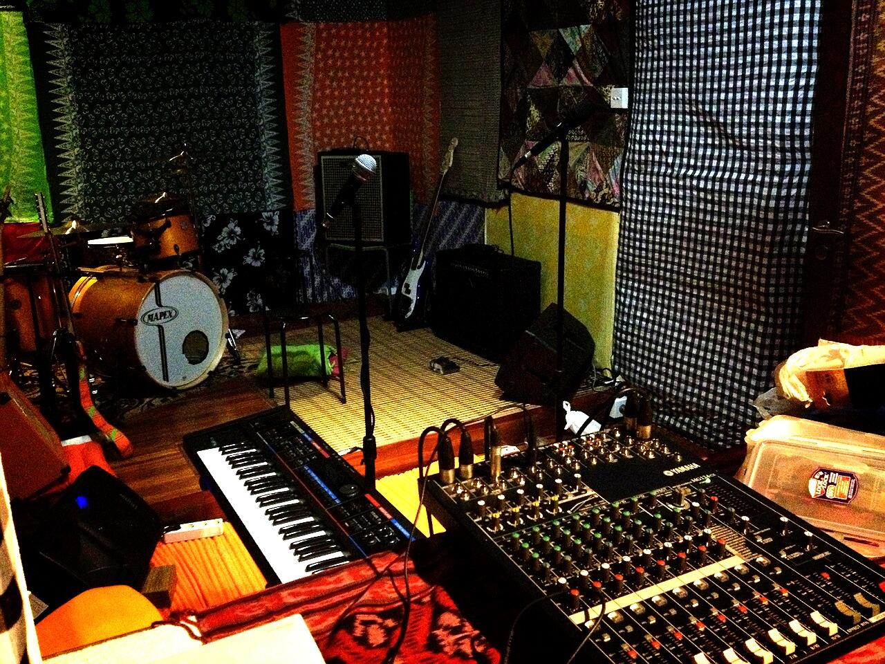 studio musik indonesia banget