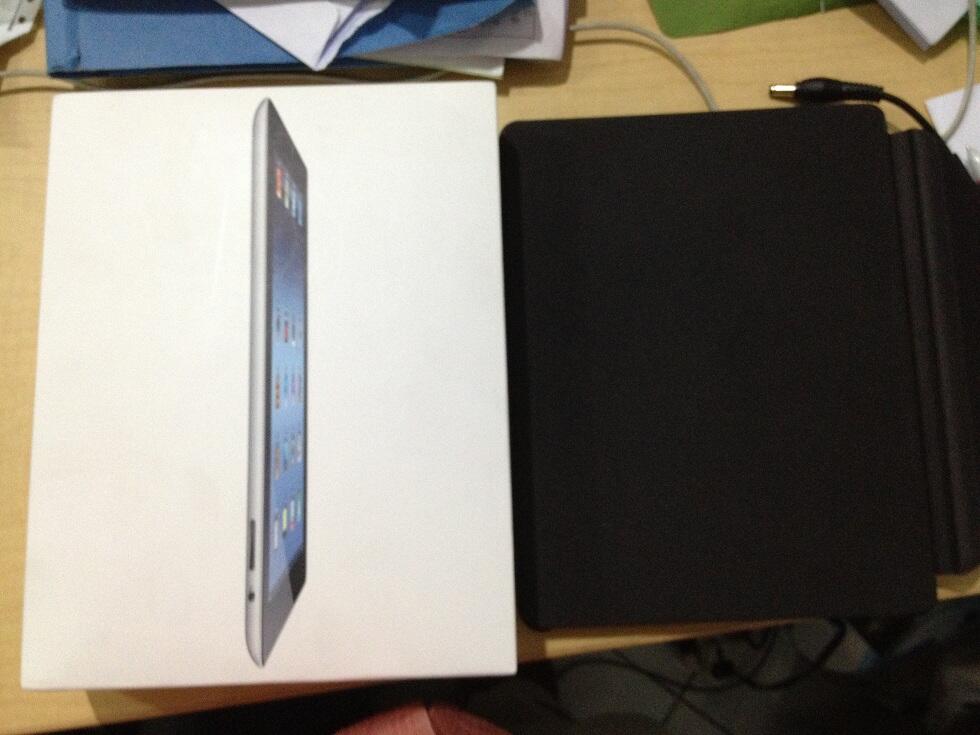 New Ipad (ipad 3) wifi Black 16 GB garansi sd Sept 2013