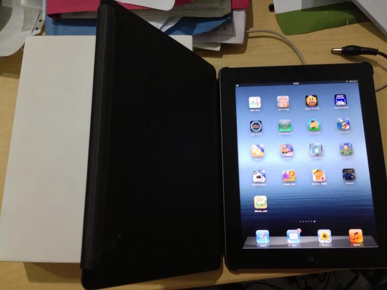 New Ipad (ipad 3) wifi Black 16 GB garansi sd Sept 2013