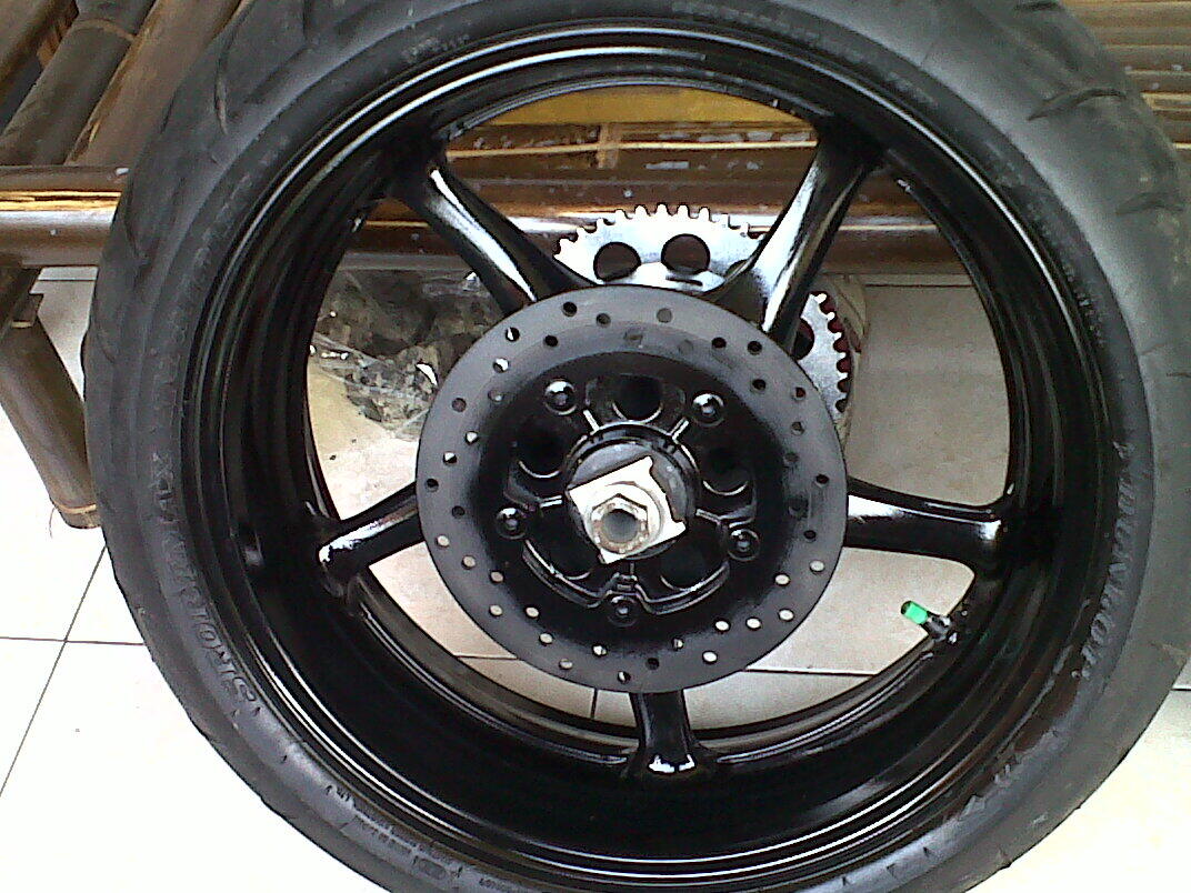 Terjual velg  MOGE  R6 include ban KASKUS