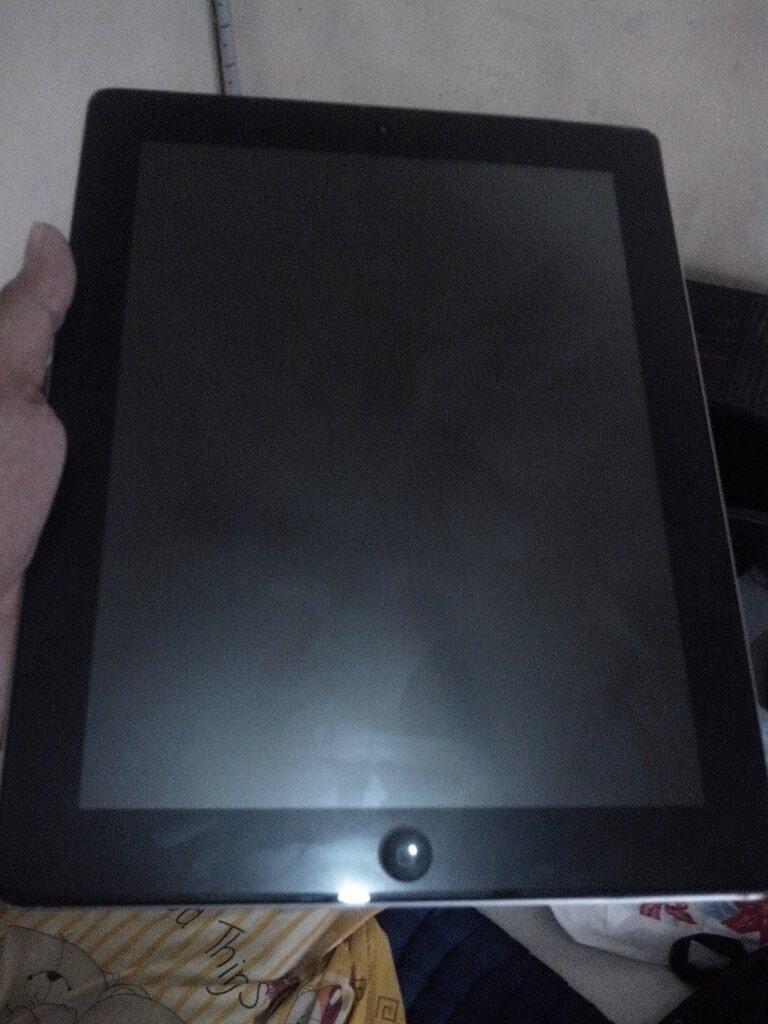 JUAL CEPAT!! Ipad2 32GB Black 3G+Wifi FULLSET 4 JUTAAN!! Cepet2an aja!!